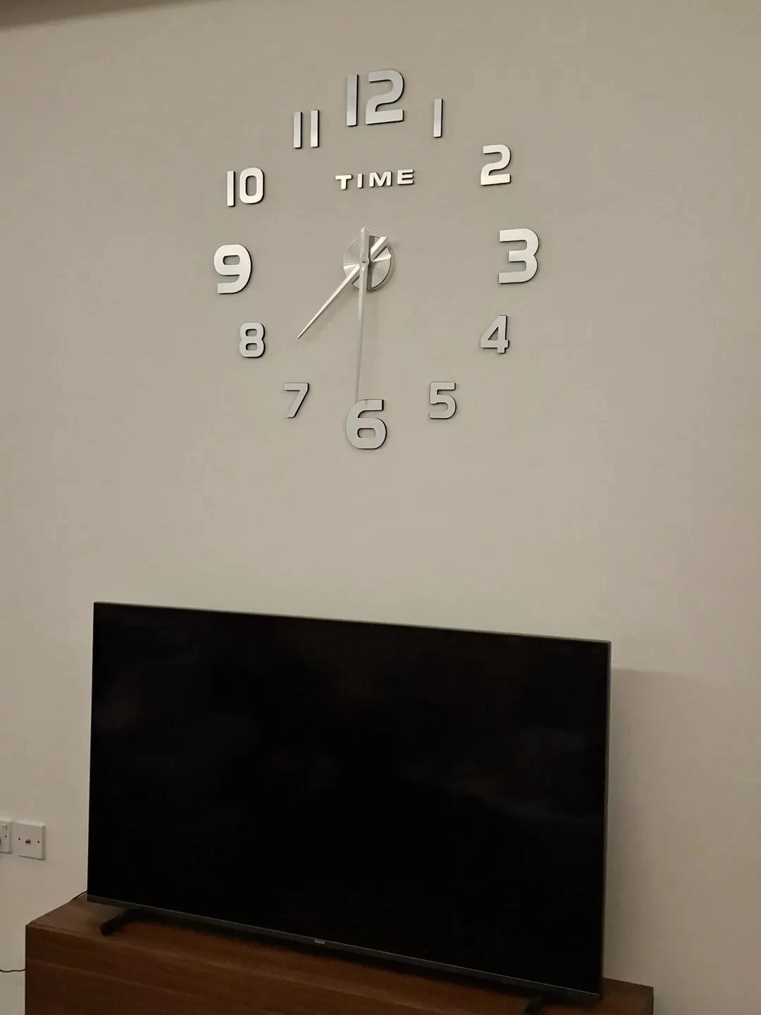 *🕰️✨ ساعة الحائط  3D – أناقة الزمن بلمسة عصرية